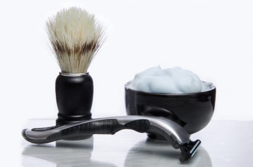 4 Great Reasons to Switch to Traditional Razors