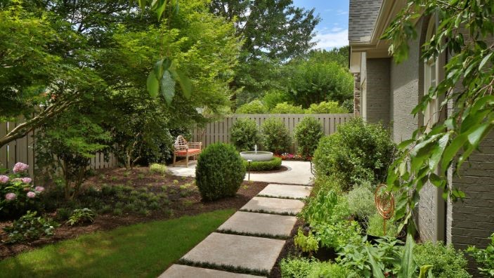4 Budget-Friendly Ideas to Makeover Your Backyard