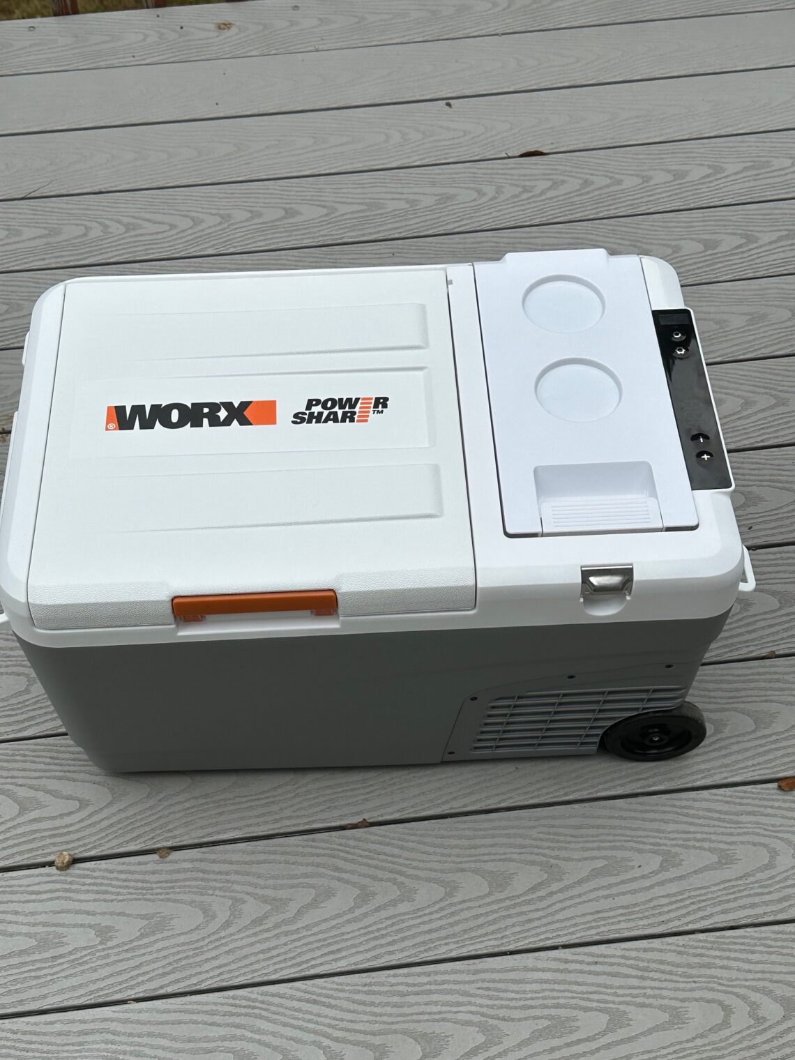 Check the Battery Operated 20V Worx Cooler Review